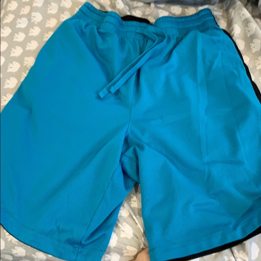 Men’s reversible gym shorts